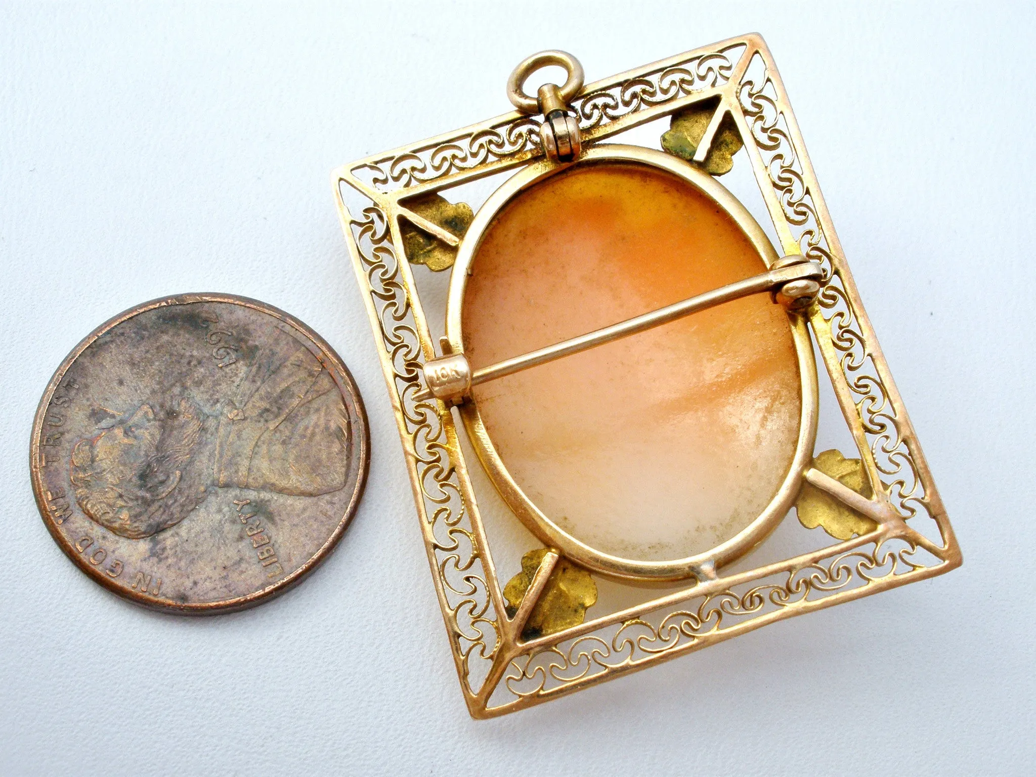 Cameo Pendant Brooch Victorian 10K Yellow Gold