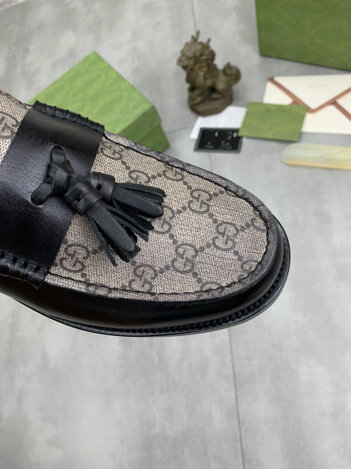 GG LOAFER WITH TASSEL