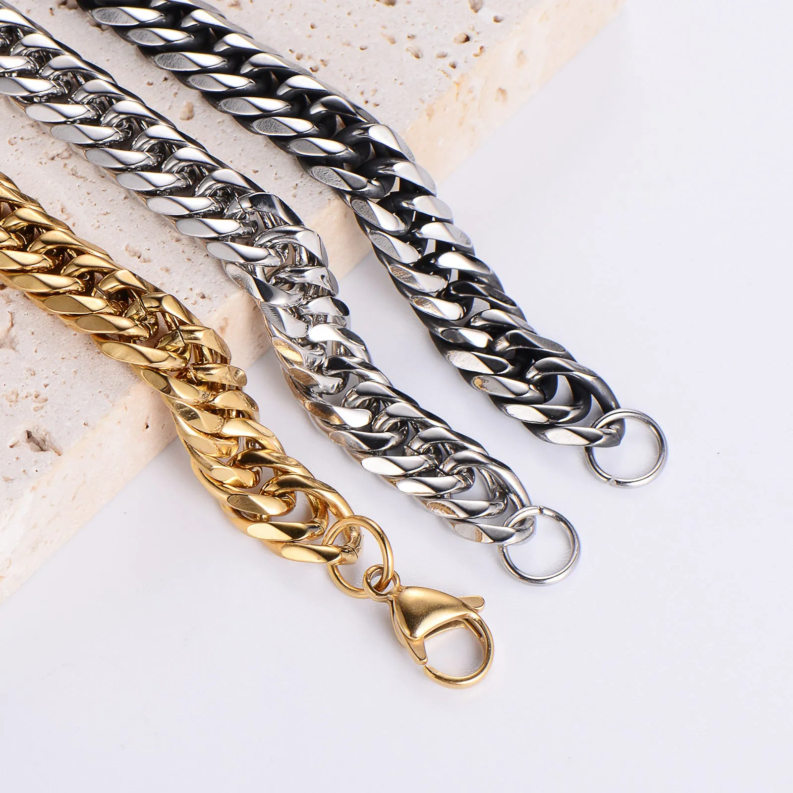 Luxurious Chain Stainless Steel Electroplating Necklaces