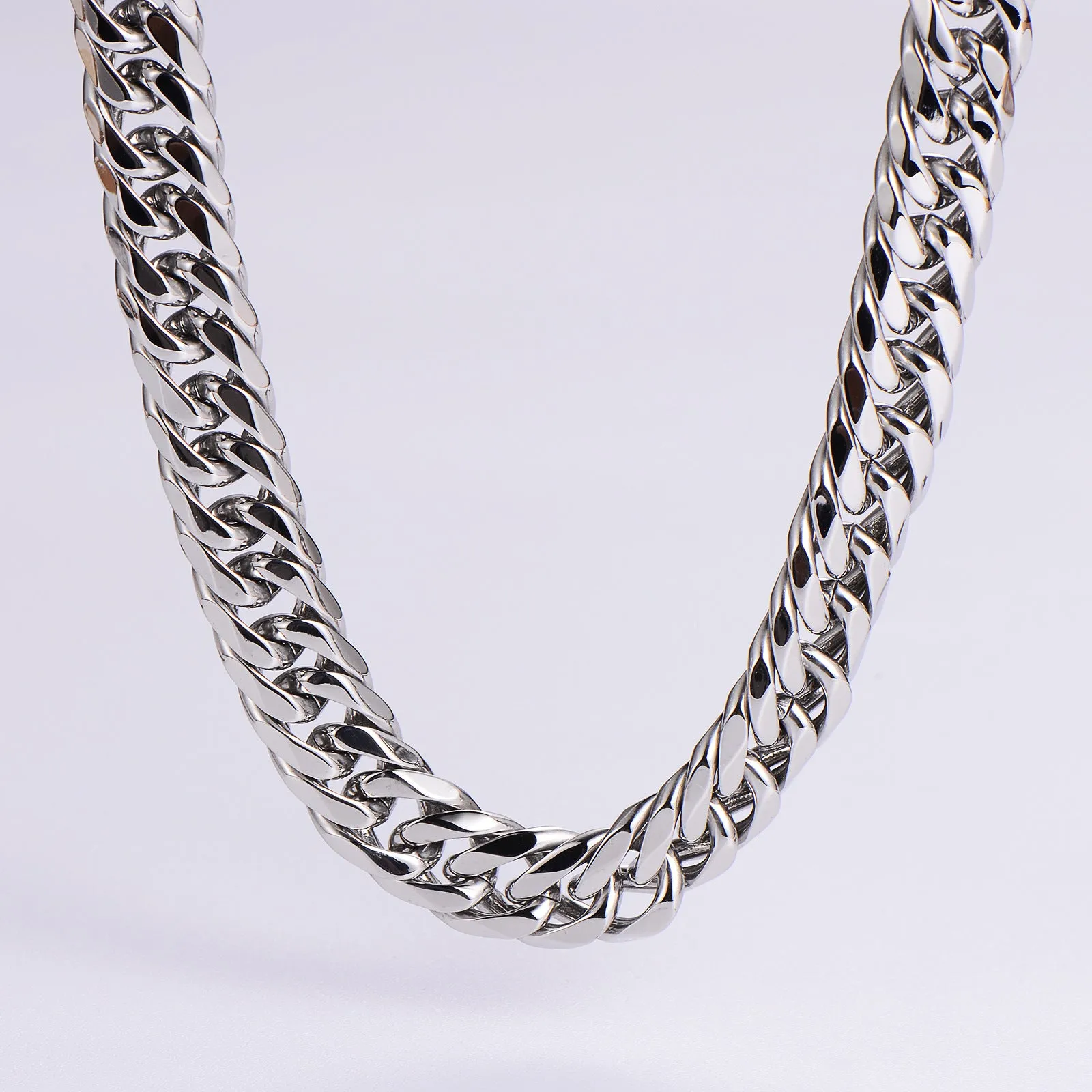 Luxurious Chain Stainless Steel Electroplating Necklaces