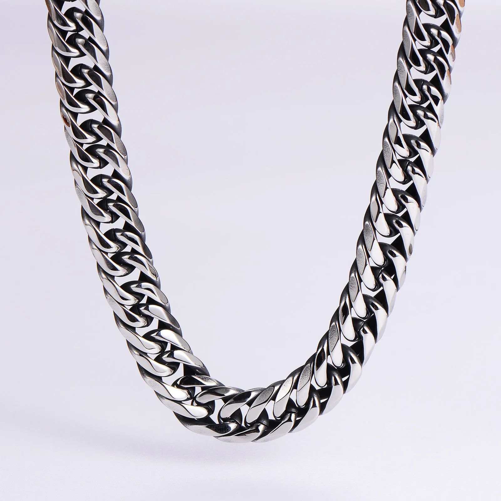 Luxurious Chain Stainless Steel Electroplating Necklaces