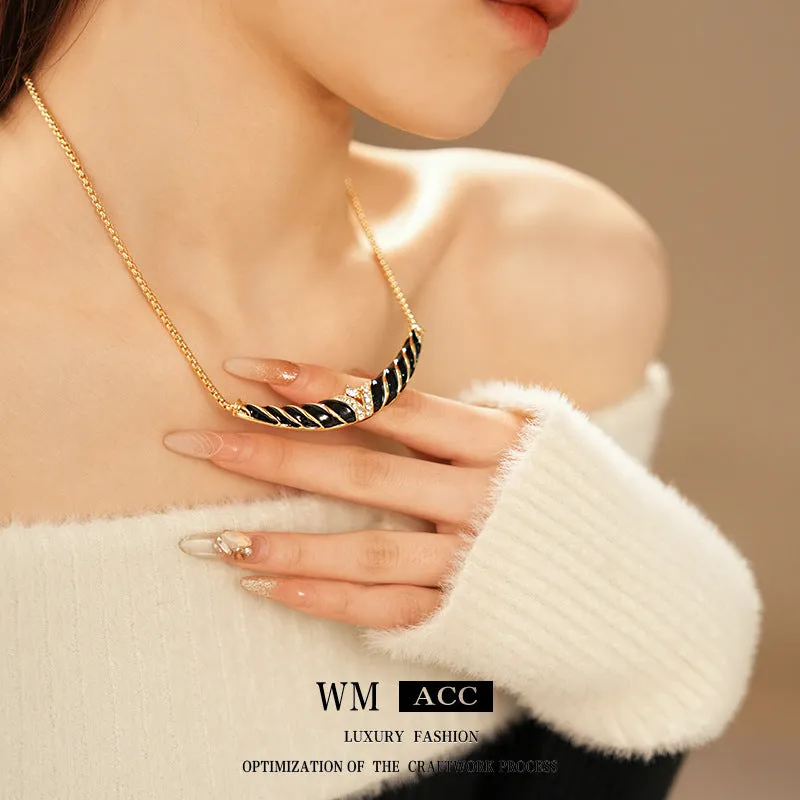 Luxurious Irregular Geometric Alloy Oil Dripping Necklaces