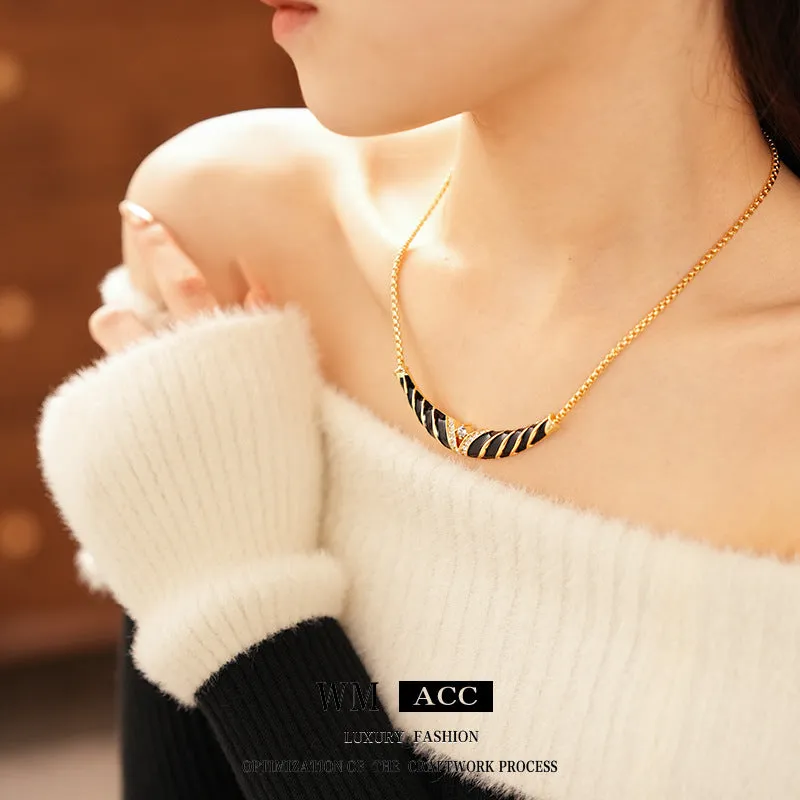 Luxurious Irregular Geometric Alloy Oil Dripping Necklaces