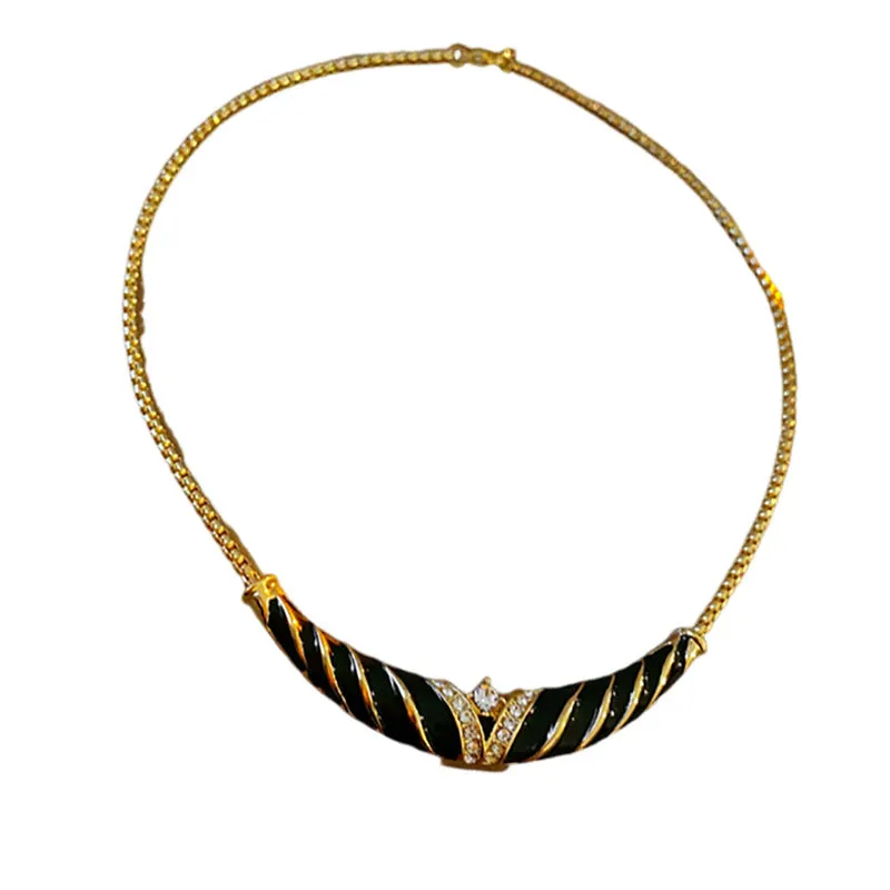 Luxurious Irregular Geometric Alloy Oil Dripping Necklaces