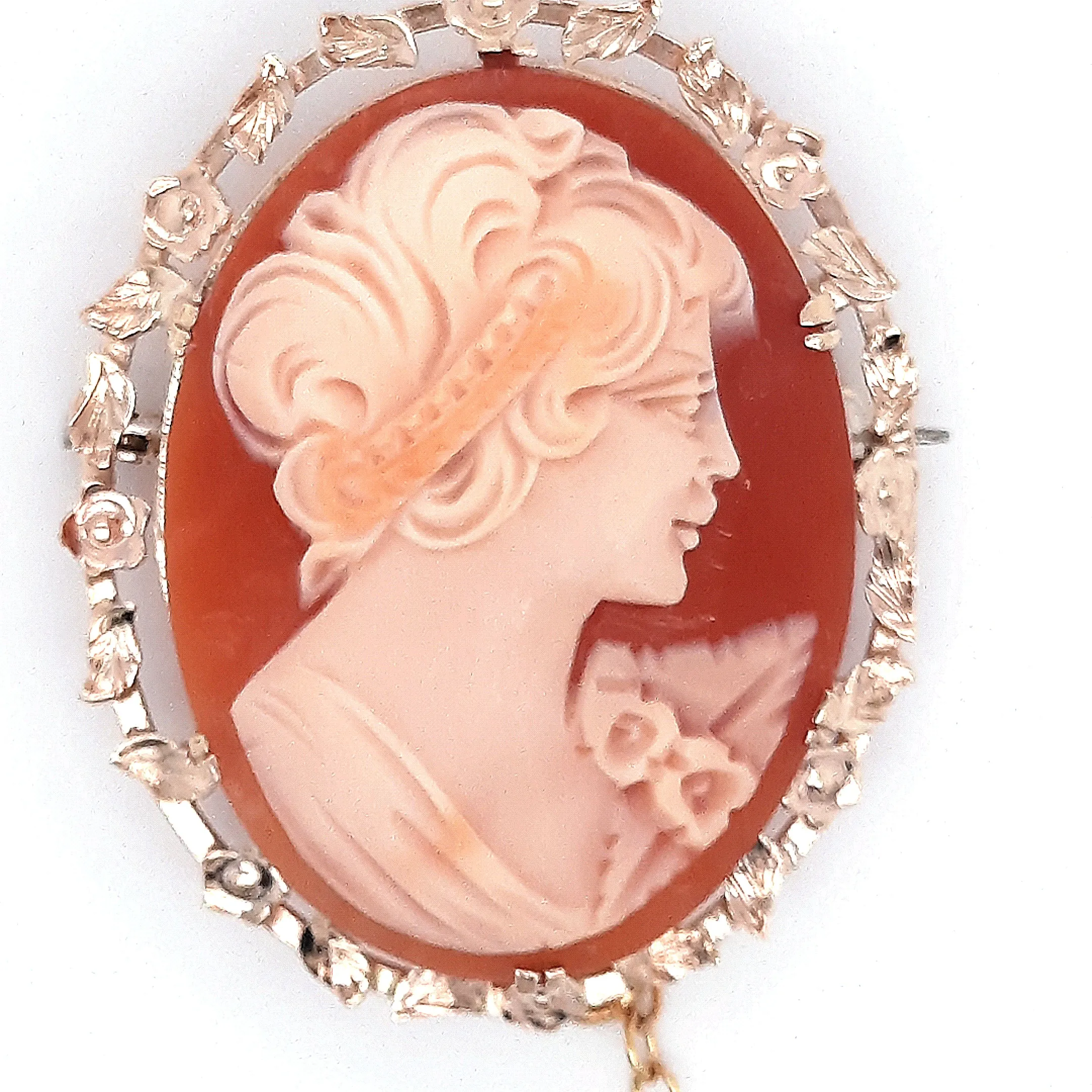 Vintage Cameo Brooch with Yellow Gold Leaf & Floral Surround