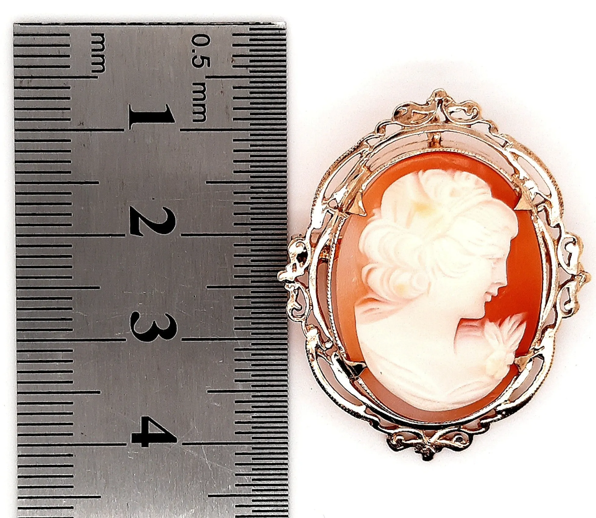 Vintage Yellow Gold Cameo Portrait Brooch