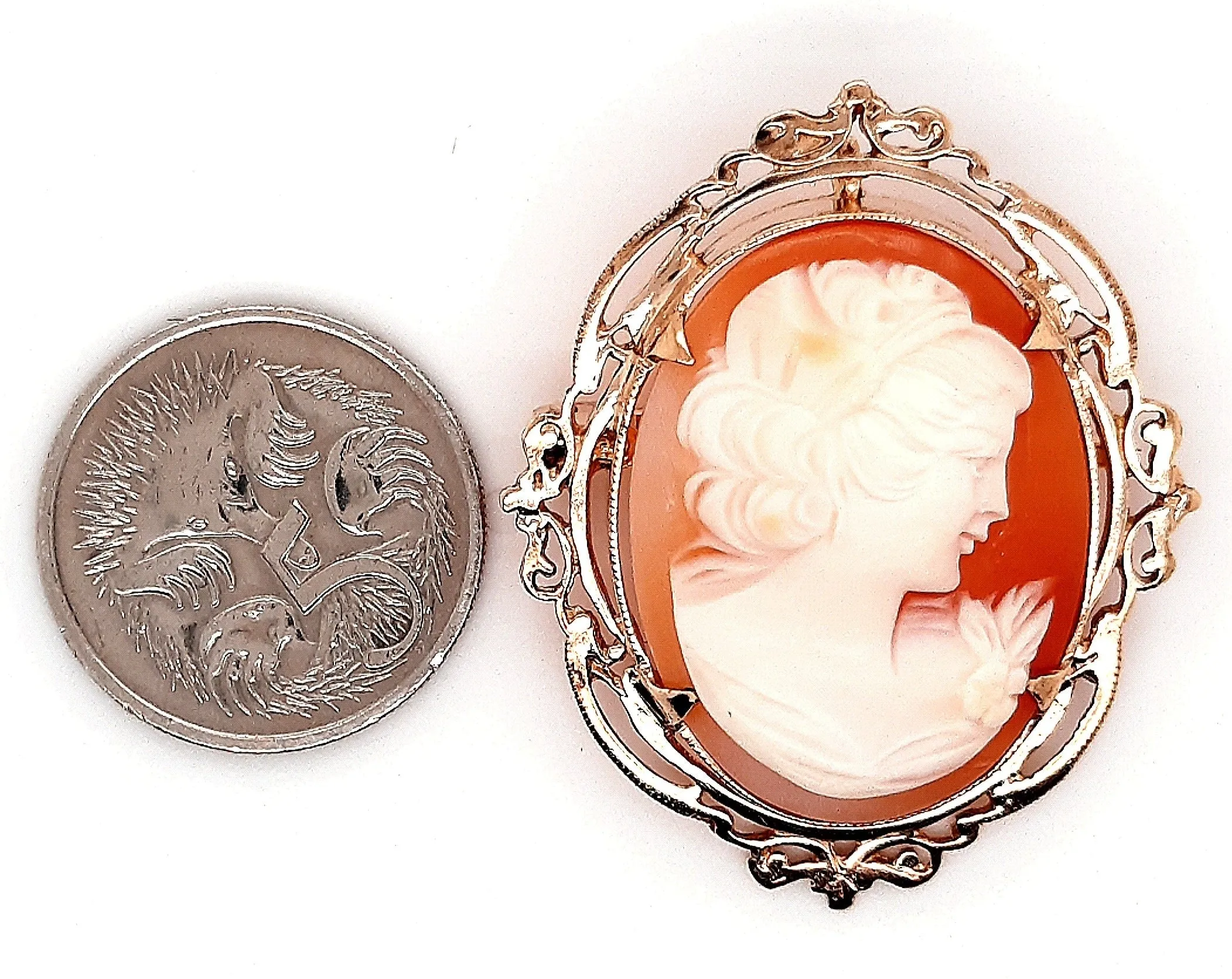 Vintage Yellow Gold Cameo Portrait Brooch